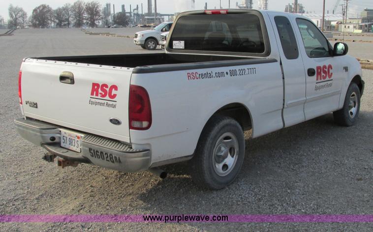 image for item F4046 2004 Ford F150 XLT SuperCab pickup truck