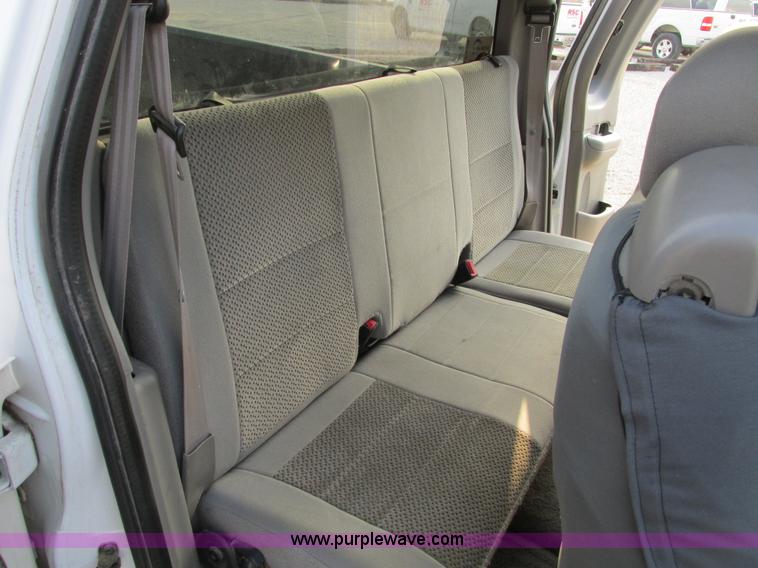 image for item F4046 2004 Ford F150 XLT SuperCab pickup truck