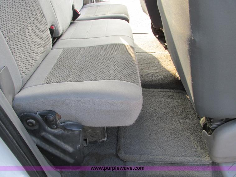 image for item F4046 2004 Ford F150 XLT SuperCab pickup truck