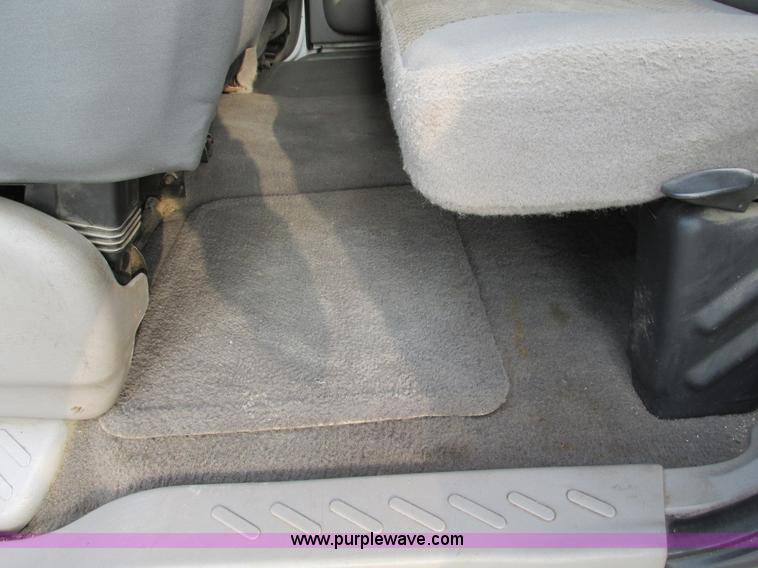 image for item F4046 2004 Ford F150 XLT SuperCab pickup truck