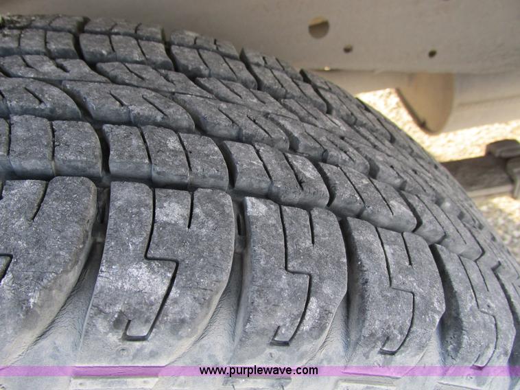 image for item F4046 2004 Ford F150 XLT SuperCab pickup truck