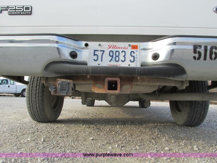 image for item F4046 2004 Ford F150 XLT SuperCab pickup truck