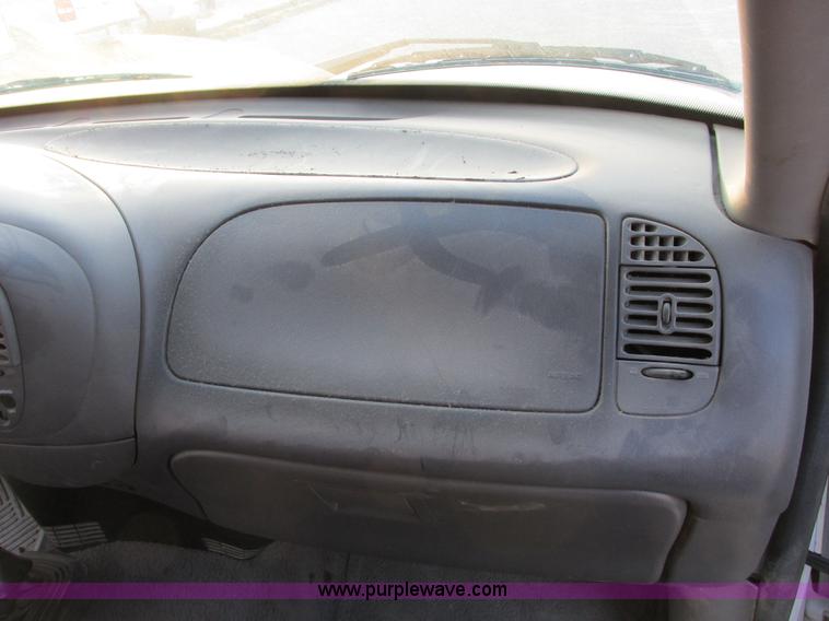 image for item F4050 2004 Ford F150 XLT SuperCab pickup truck