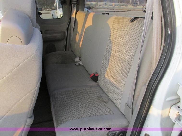 image for item F4050 2004 Ford F150 XLT SuperCab pickup truck