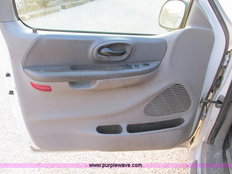 image for item F4050 2004 Ford F150 XLT SuperCab pickup truck