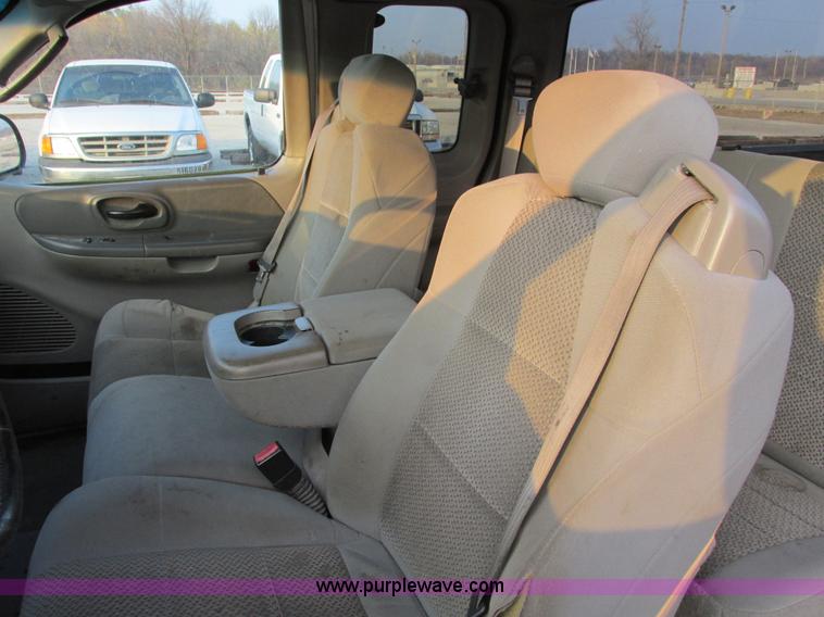 image for item F4050 2004 Ford F150 XLT SuperCab pickup truck