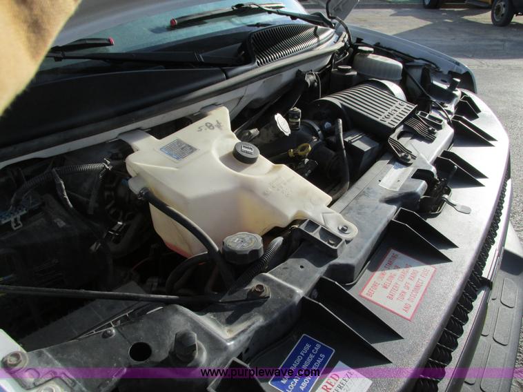image for item F4171 2004 Chevrolet Express 3500 van
