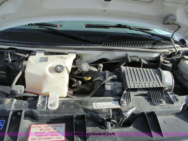 image for item F4171 2004 Chevrolet Express 3500 van