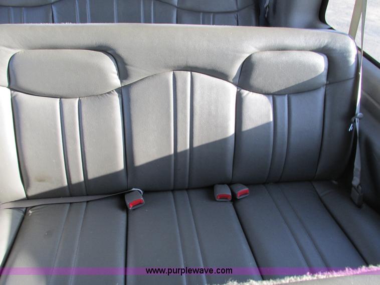 image for item F4171 2004 Chevrolet Express 3500 van