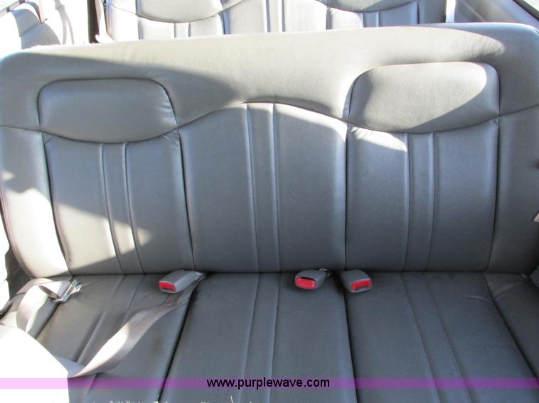 image for item F4171 2004 Chevrolet Express 3500 van