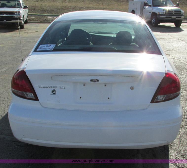 image for item F4172 2004 Ford Taurus LX
