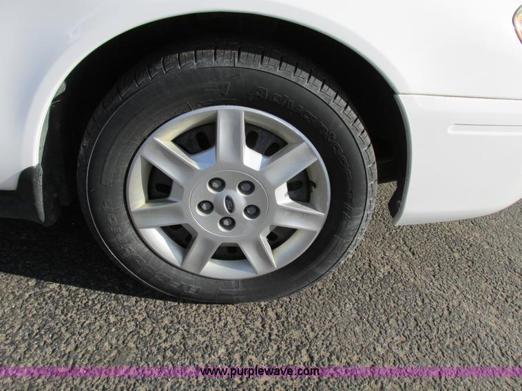 image for item F4172 2004 Ford Taurus LX