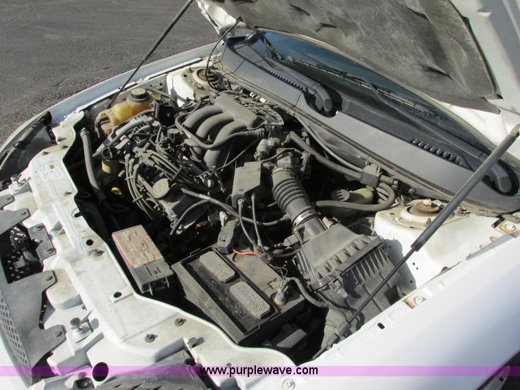 image for item F4172 2004 Ford Taurus LX