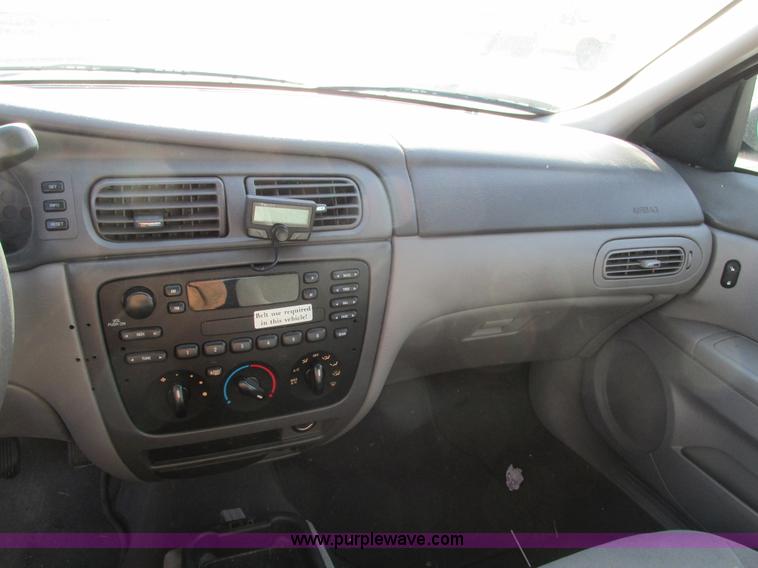 image for item F4172 2004 Ford Taurus LX