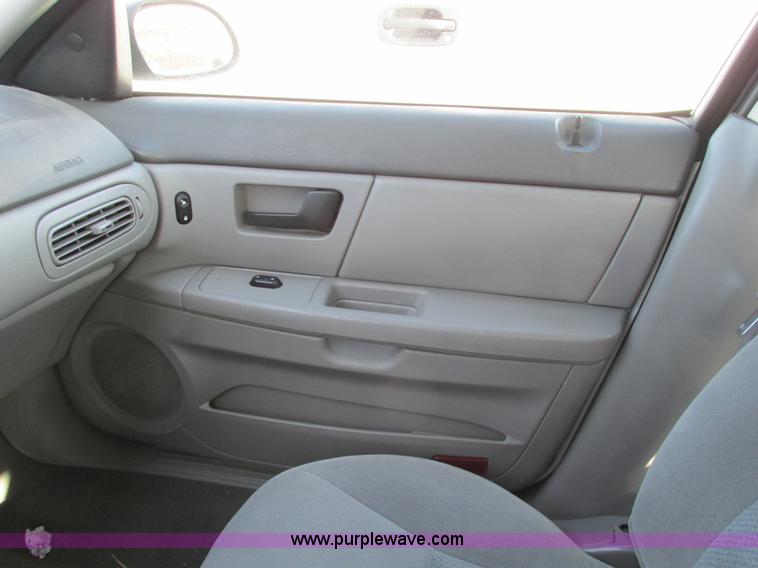 image for item F4172 2004 Ford Taurus LX