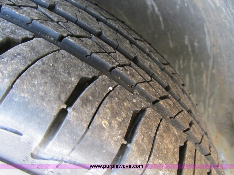 image for item F4173 2000 Ford Taurus SE SVG