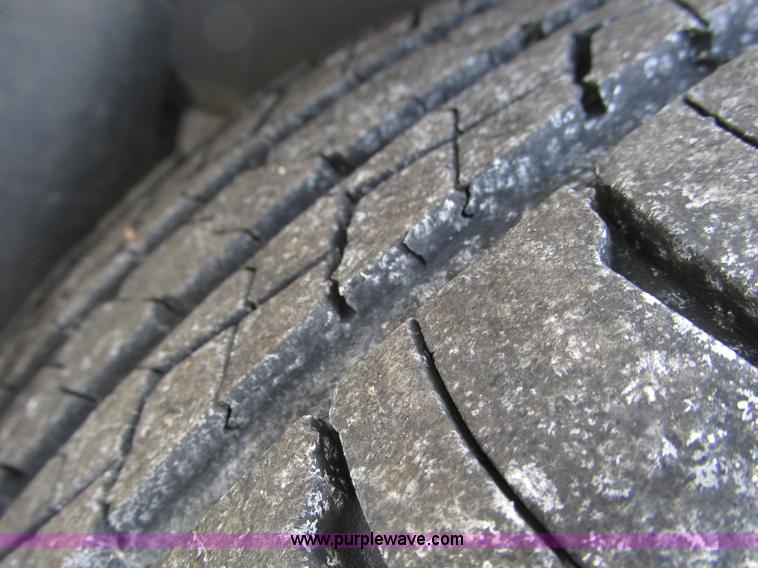 image for item F4173 2000 Ford Taurus SE SVG