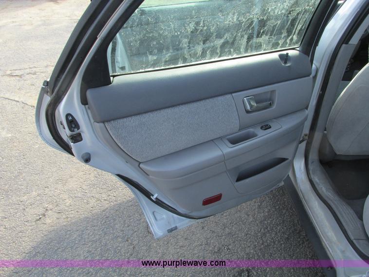 image for item F4173 2000 Ford Taurus SE SVG