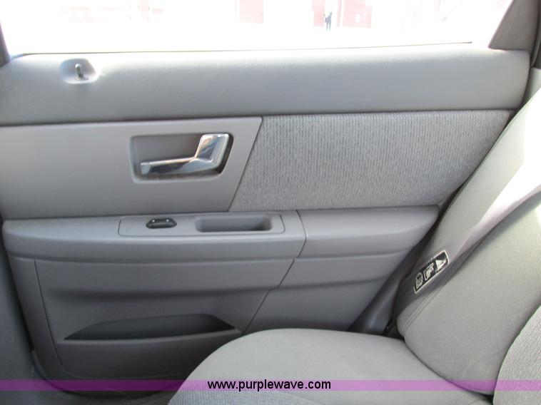 image for item F4173 2000 Ford Taurus SE SVG