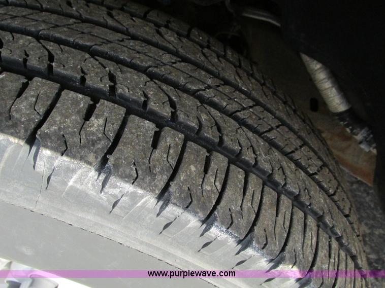 image for item F4176 2004 Chevrolet Silverado 1500 Extended Cab pickup truck