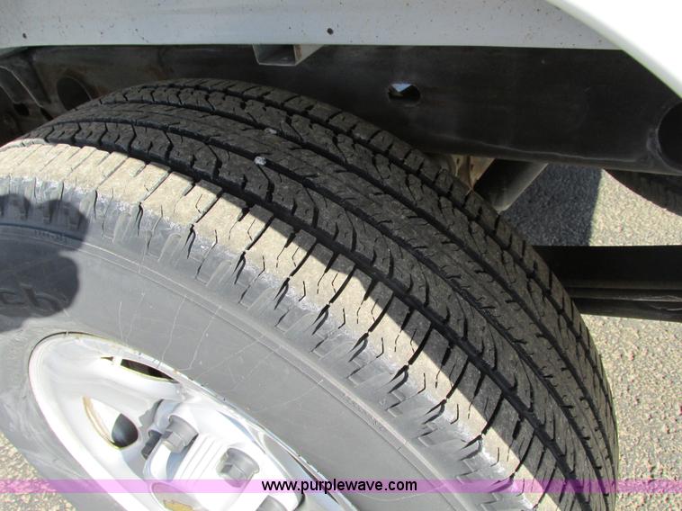 image for item F4176 2004 Chevrolet Silverado 1500 Extended Cab pickup truck