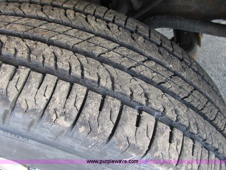 image for item F4176 2004 Chevrolet Silverado 1500 Extended Cab pickup truck