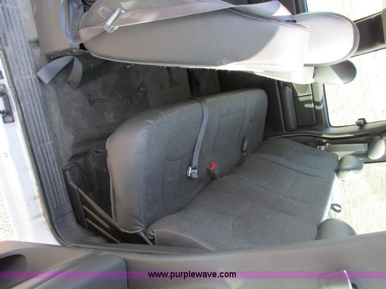 image for item F4176 2004 Chevrolet Silverado 1500 Extended Cab pickup truck