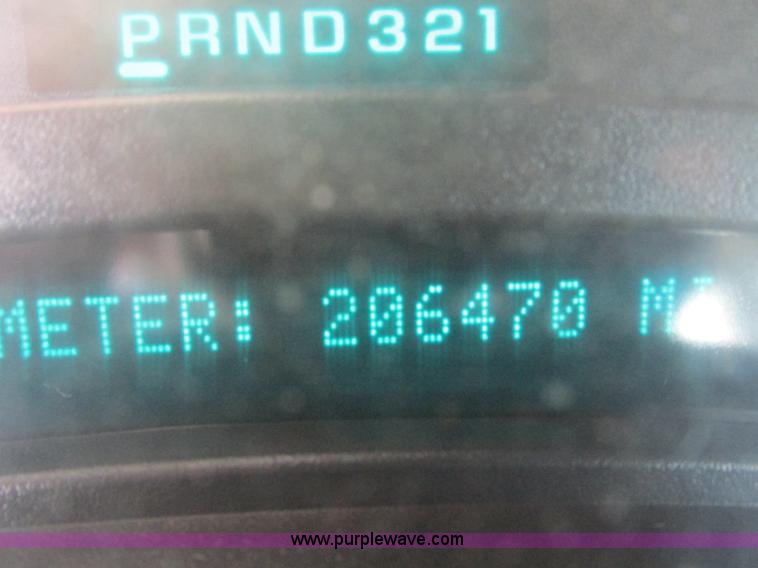 image for item F4176 2004 Chevrolet Silverado 1500 Extended Cab pickup truck