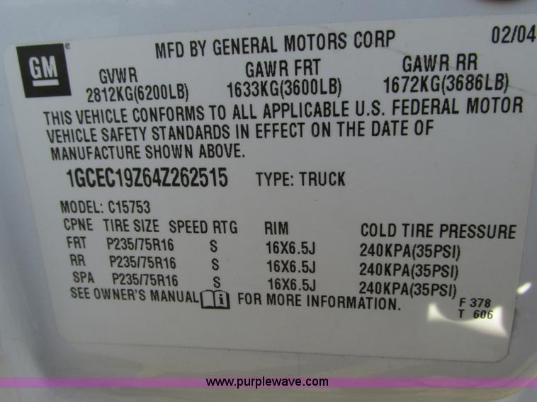 image for item F4176 2004 Chevrolet Silverado 1500 Extended Cab pickup truck