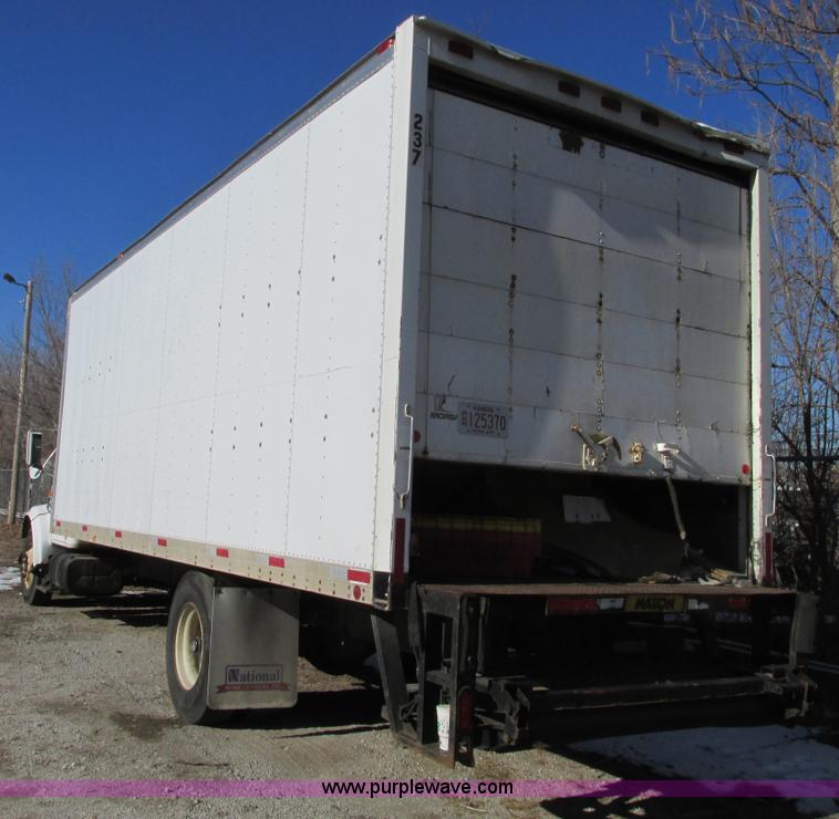image for item F4181 1998 International 4900 box truck
