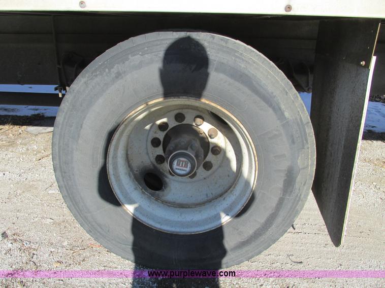 image for item F4181 1998 International 4900 box truck