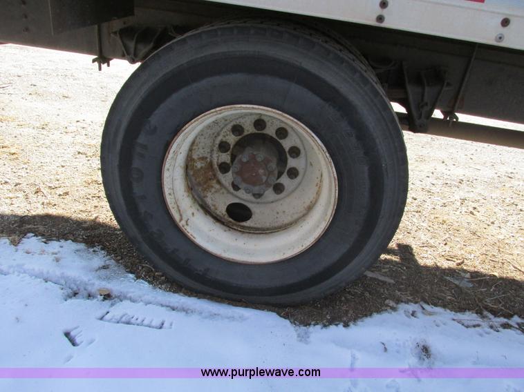 image for item F4181 1998 International 4900 box truck