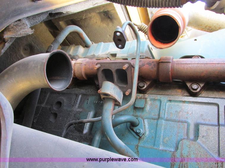 image for item F4181 1998 International 4900 box truck