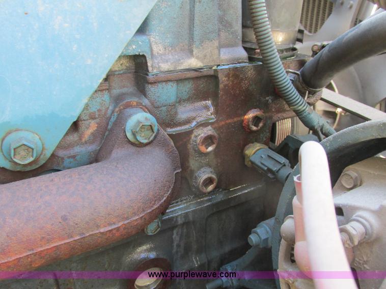 image for item F4181 1998 International 4900 box truck