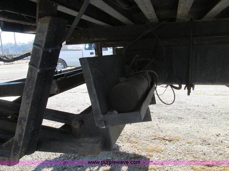 image for item F4181 1998 International 4900 box truck