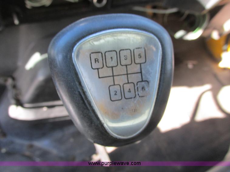 image for item F4181 1998 International 4900 box truck