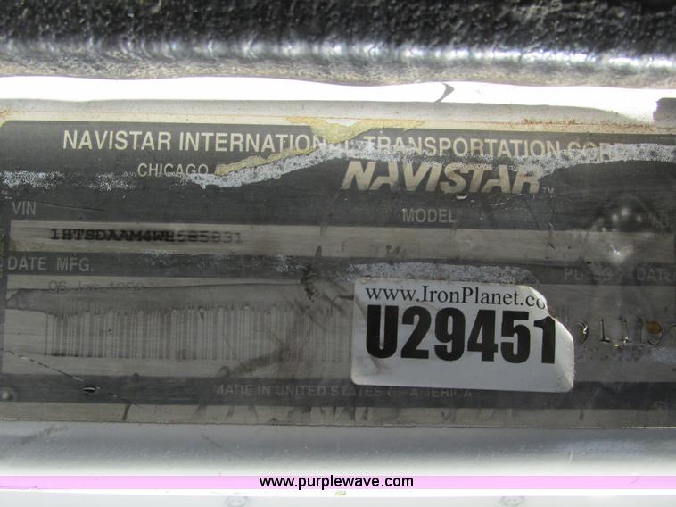 image for item F4181 1998 International 4900 box truck