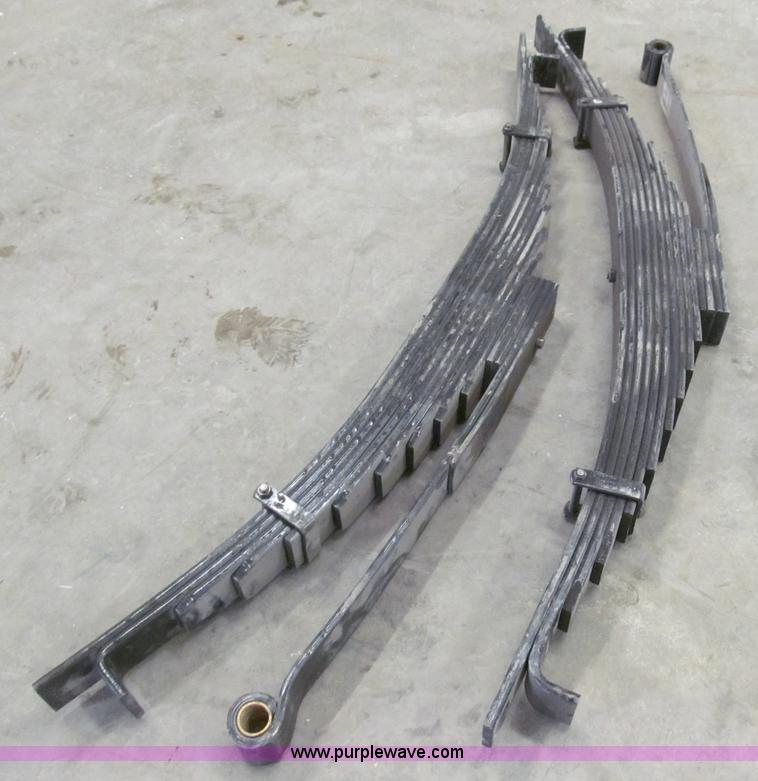 image for item O9131 1995 International 4900 rear leaf spring