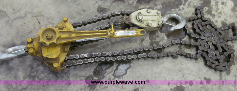 image for item O9133 Yale chain hoist