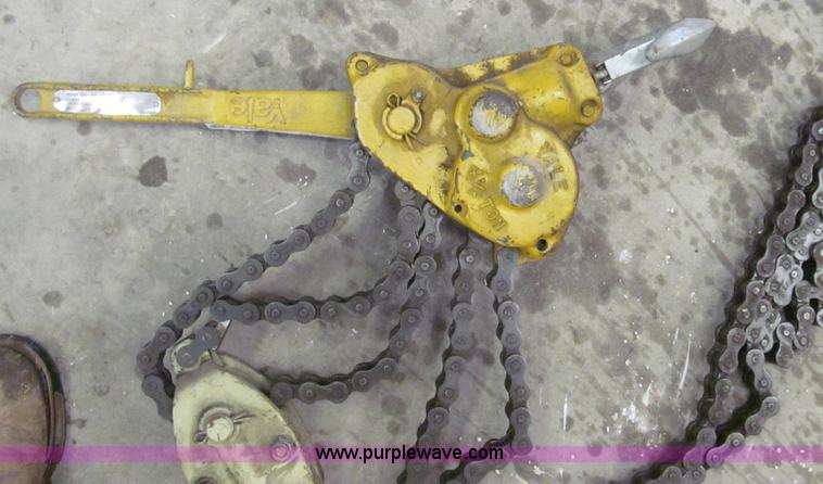 image for item O9133 Yale chain hoist