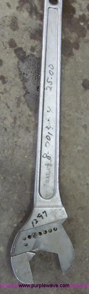 image for item O9134 Industrial crescent wrench