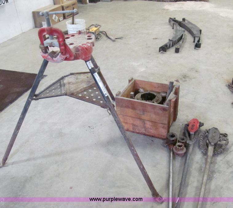 image for item O9139 Ridgid pipe threader set