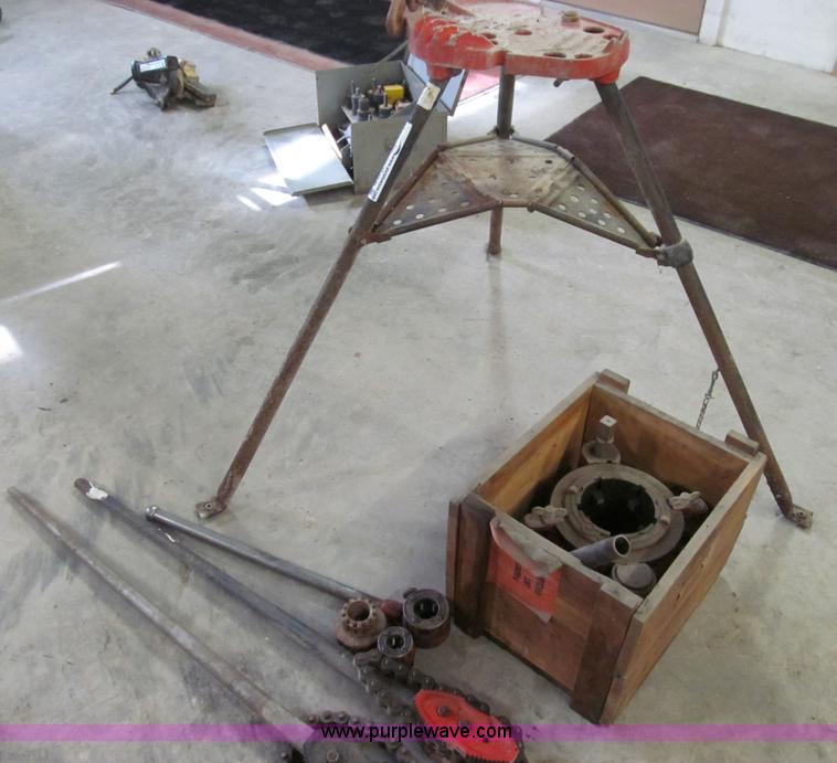 image for item O9139 Ridgid pipe threader set