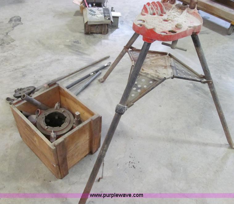 image for item O9139 Ridgid pipe threader set