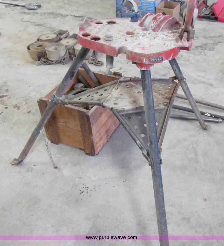 image for item O9139 Ridgid pipe threader set