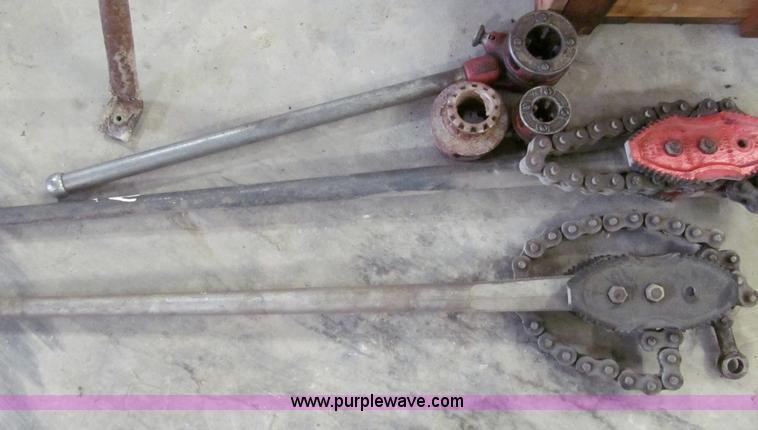 image for item O9139 Ridgid pipe threader set