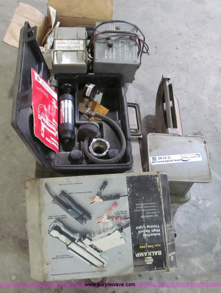 image for item O9140 Assorted tools