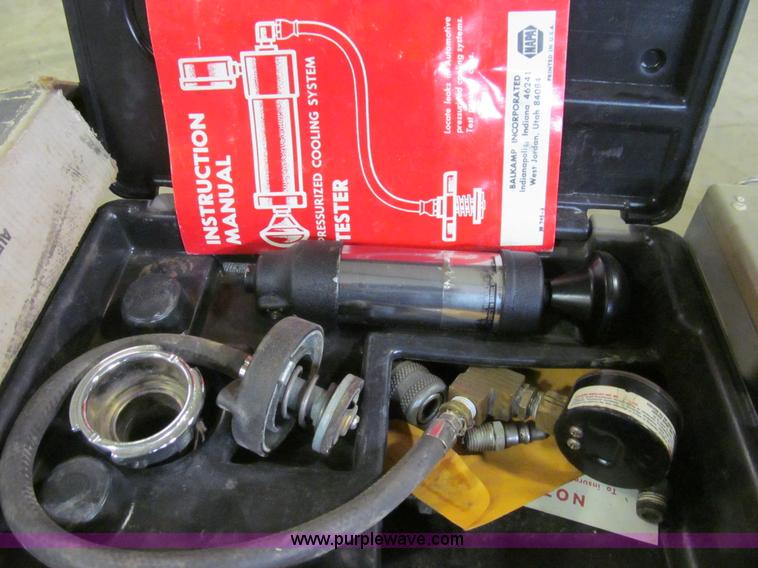 image for item O9140 Assorted tools