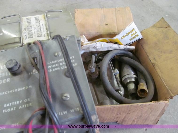 image for item O9140 Assorted tools