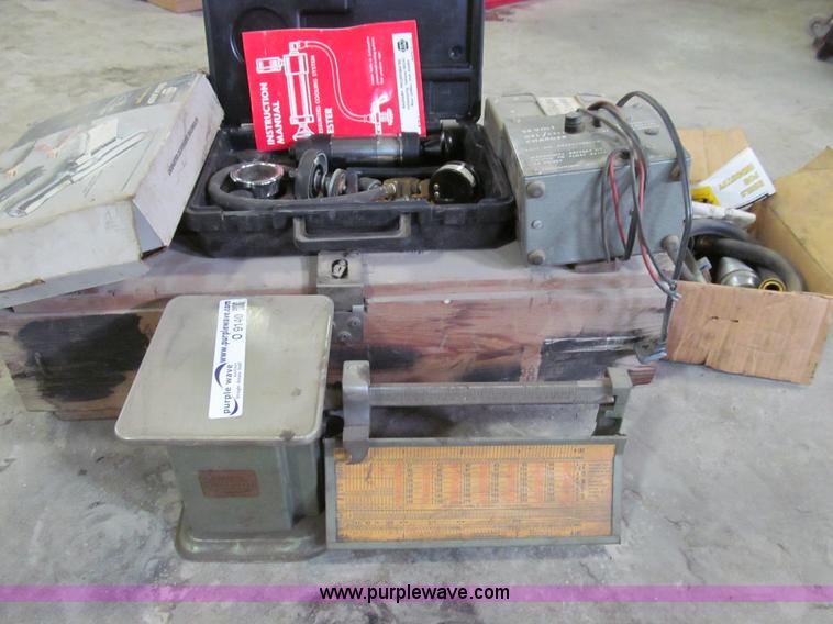 image for item O9140 Assorted tools